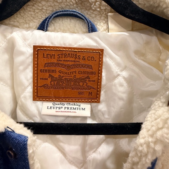Levi's Premium Cream and Blue Jacket with Sherpa - Picture 2 of 7